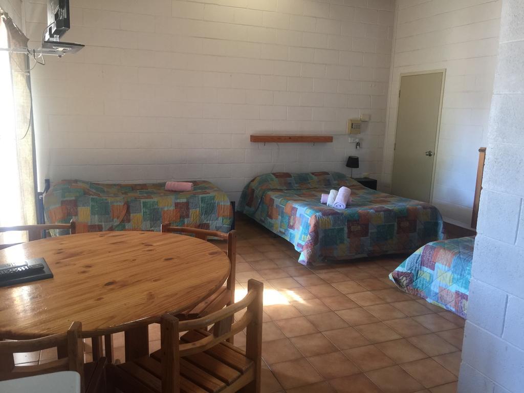 Carnarvon Caravan Park Δωμάτιο φωτογραφία